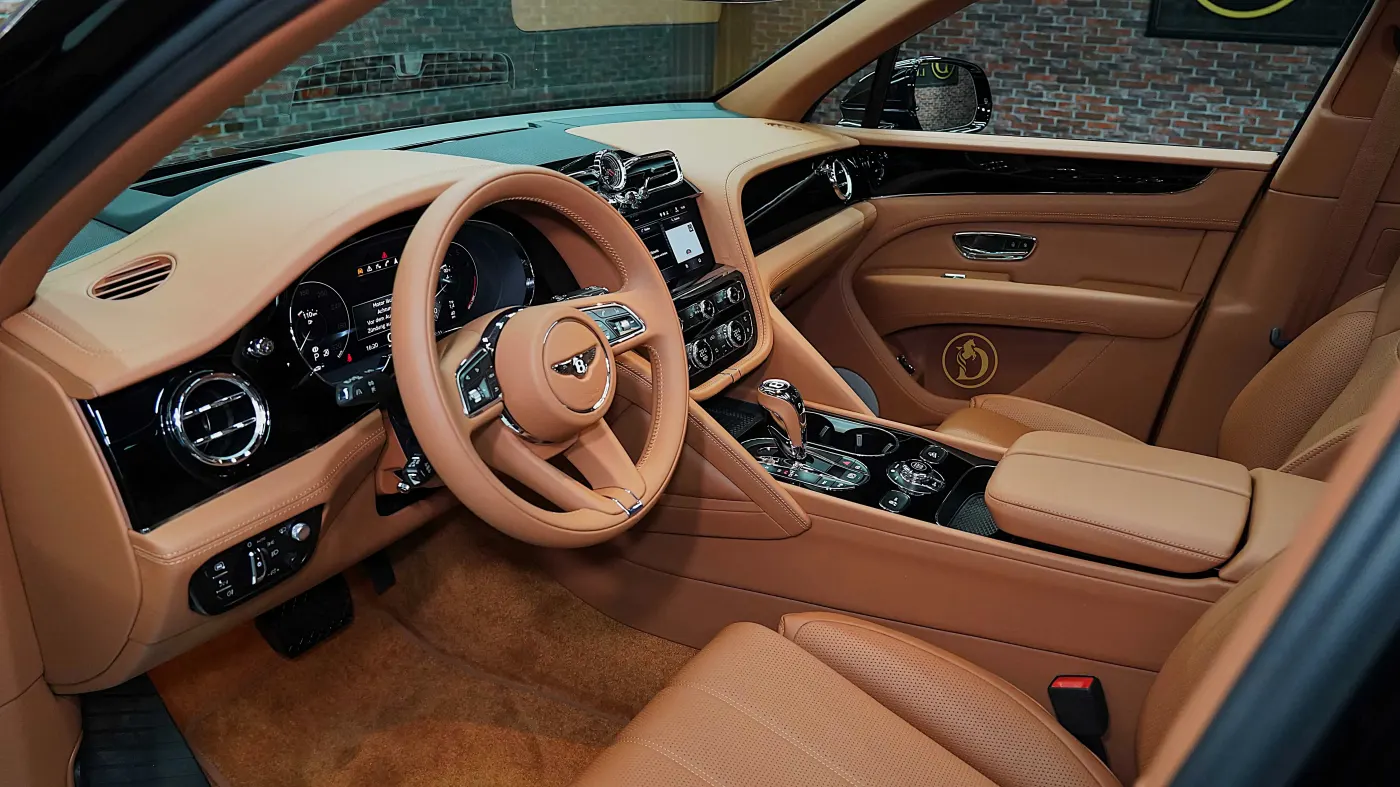 Bentley Bentayga photo 13