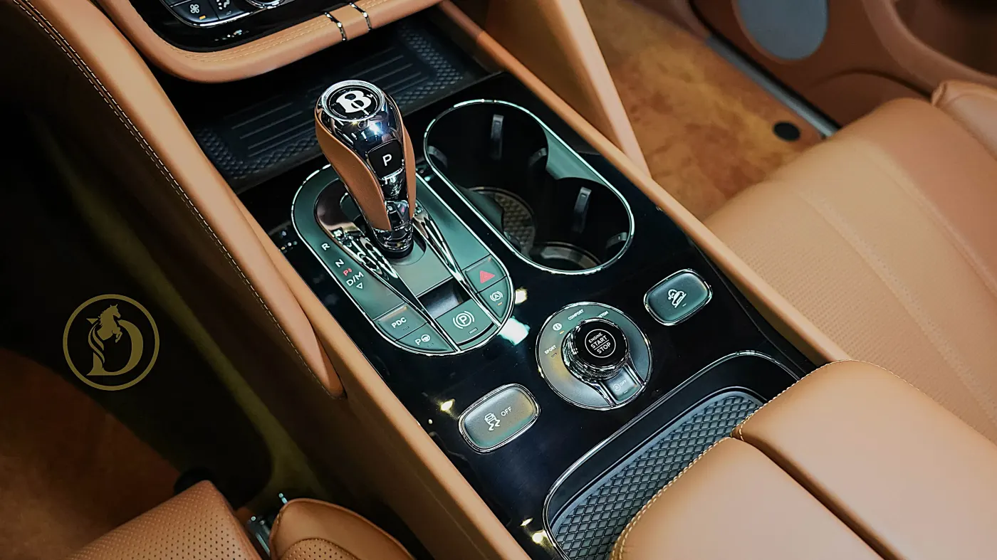 Bentley Bentayga photo 17