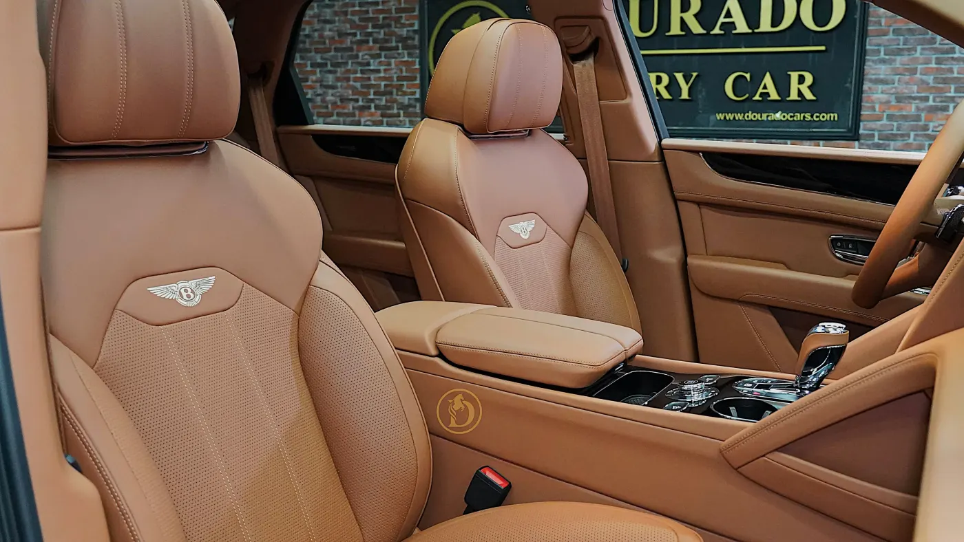 Bentley Bentayga photo 16
