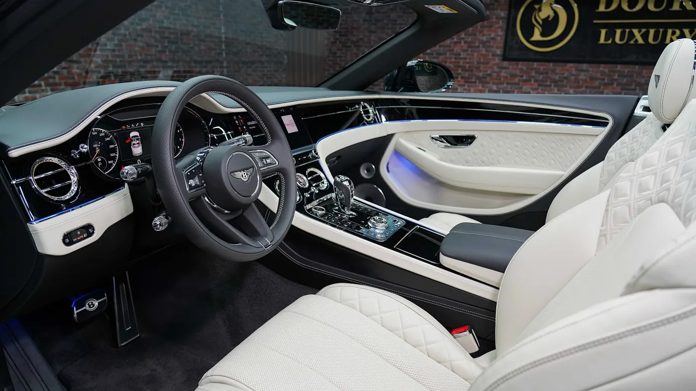 Bentley Continental GTC photo 14