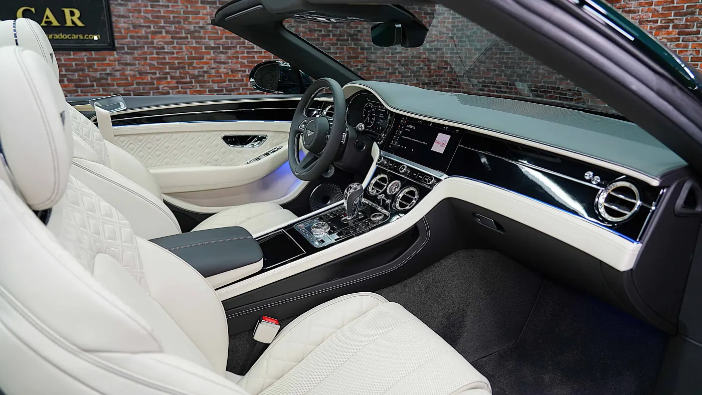Bentley Continental GTC photo 16