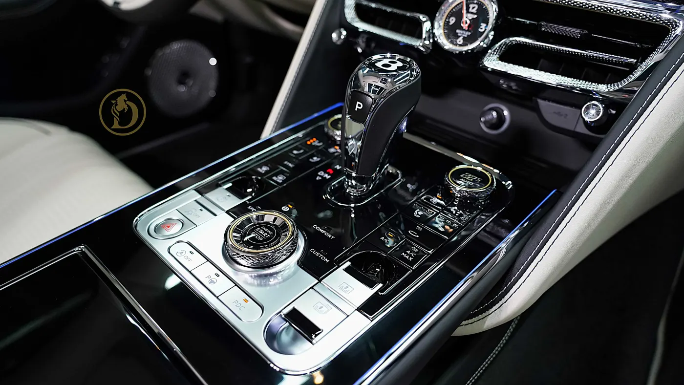 Bentley Flying Spur photo 17