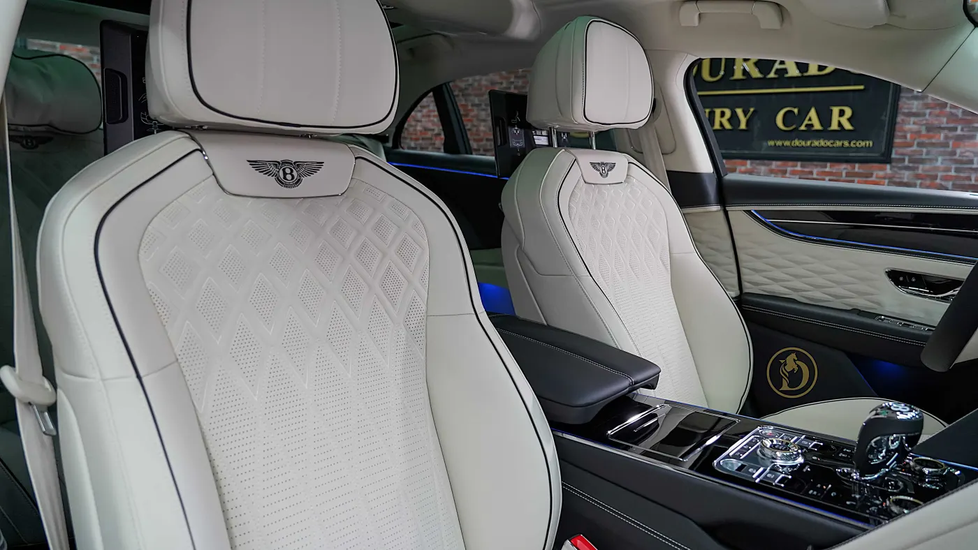 Bentley Flying Spur photo 18
