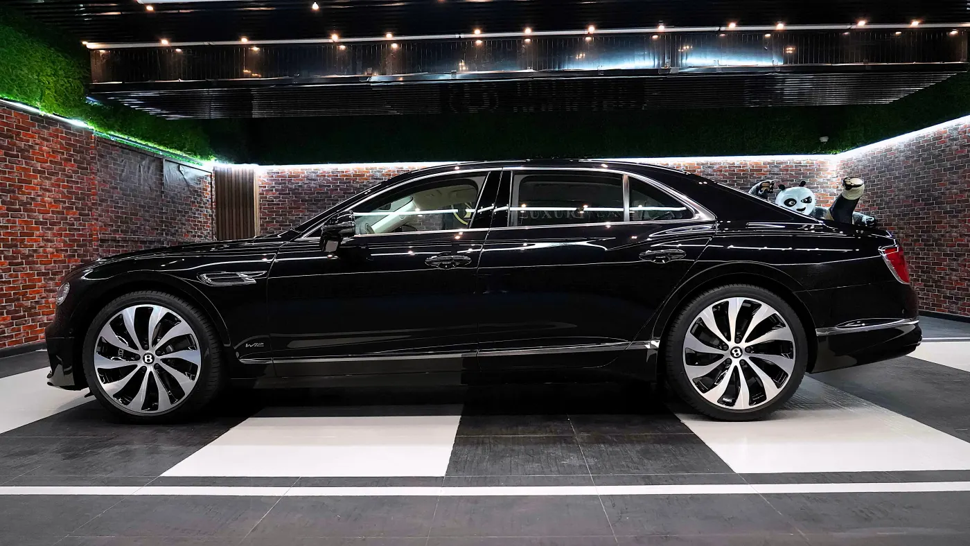 Bentley Flying Spur photo 6