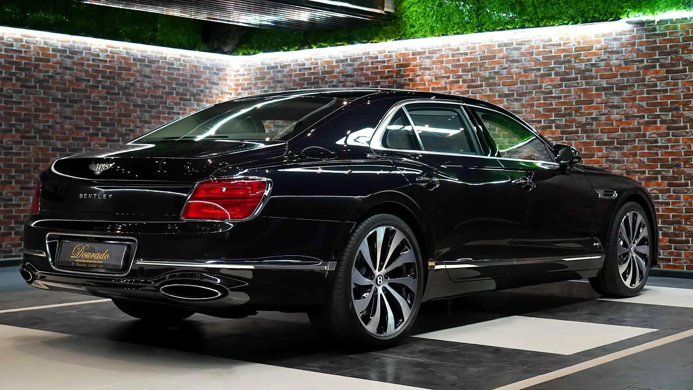 Bentley Flying Spur photo 11
