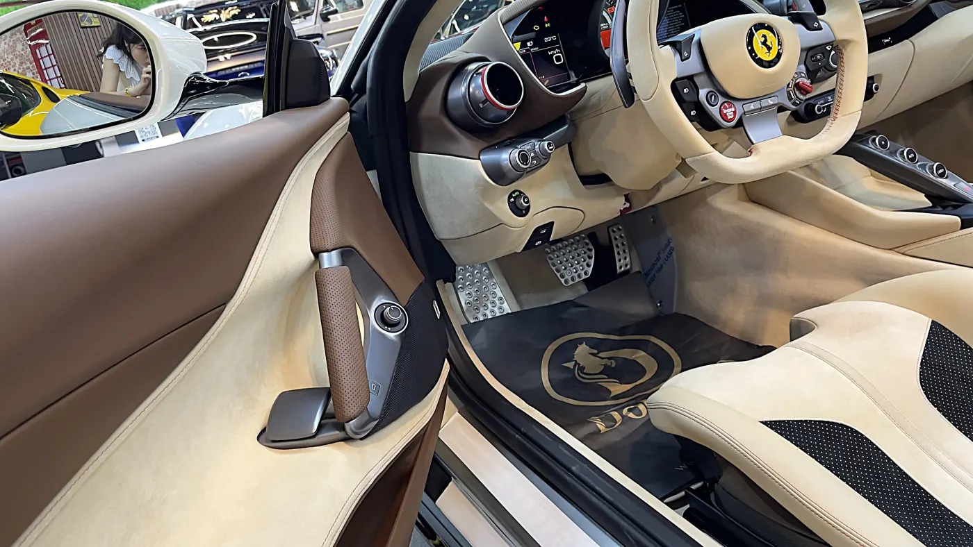 Ferrari 812 GTS - White (Bianco Italya) photo 13