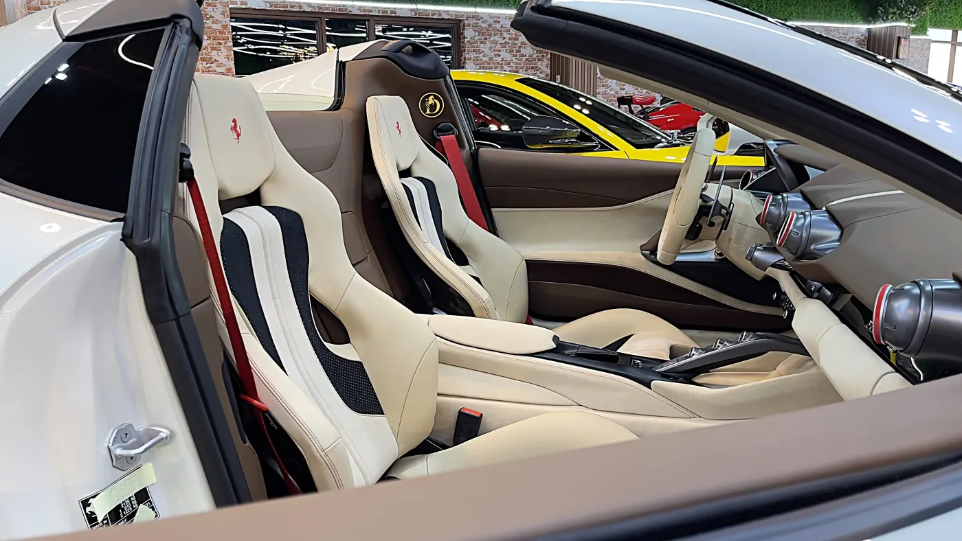 Ferrari 812 GTS - White (Bianco Italya) photo 11