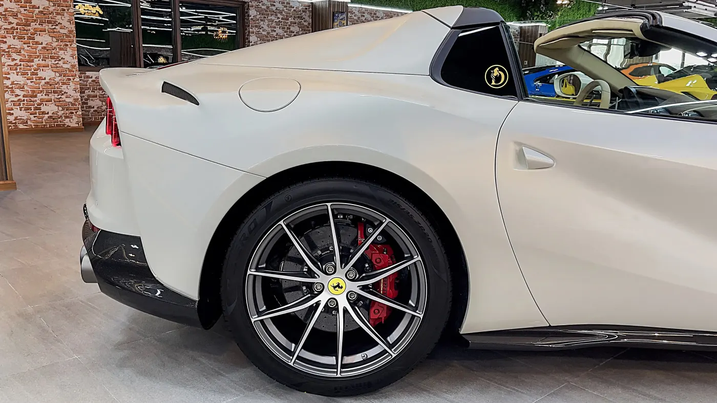 Ferrari 812 GTS - White (Bianco Italya) photo 6