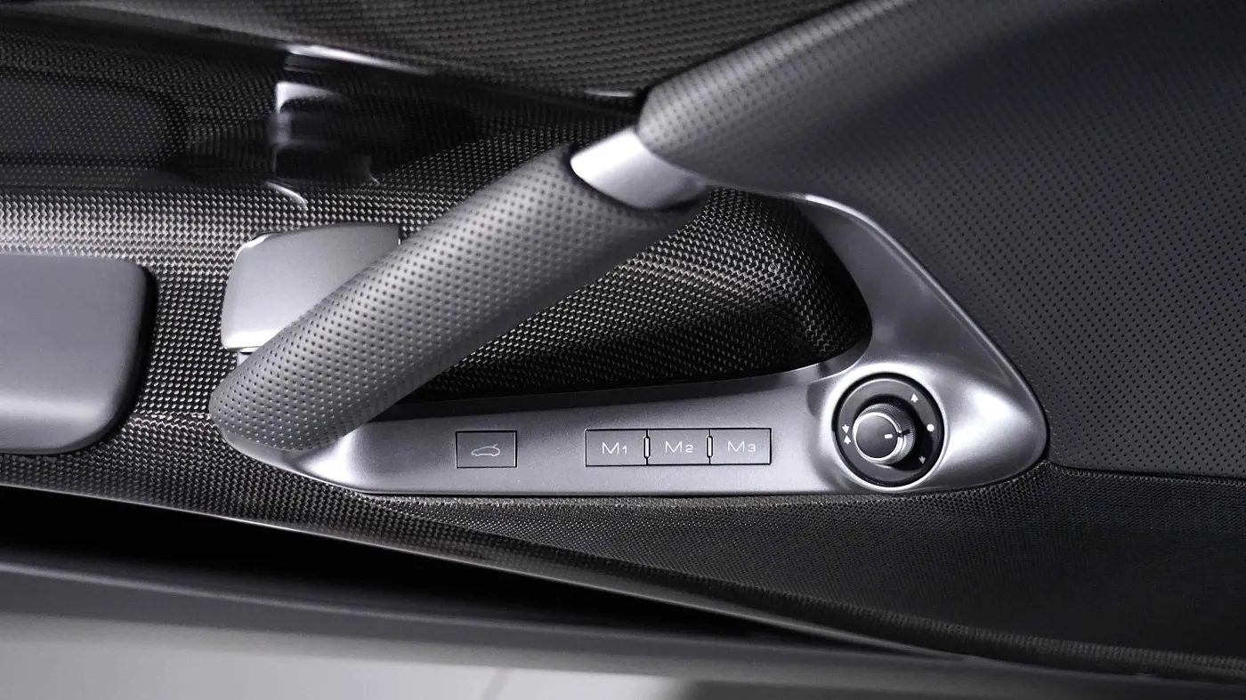 Ferrari 812 Superfast 8XX by Onyx Concept 1 of 5 photo 24