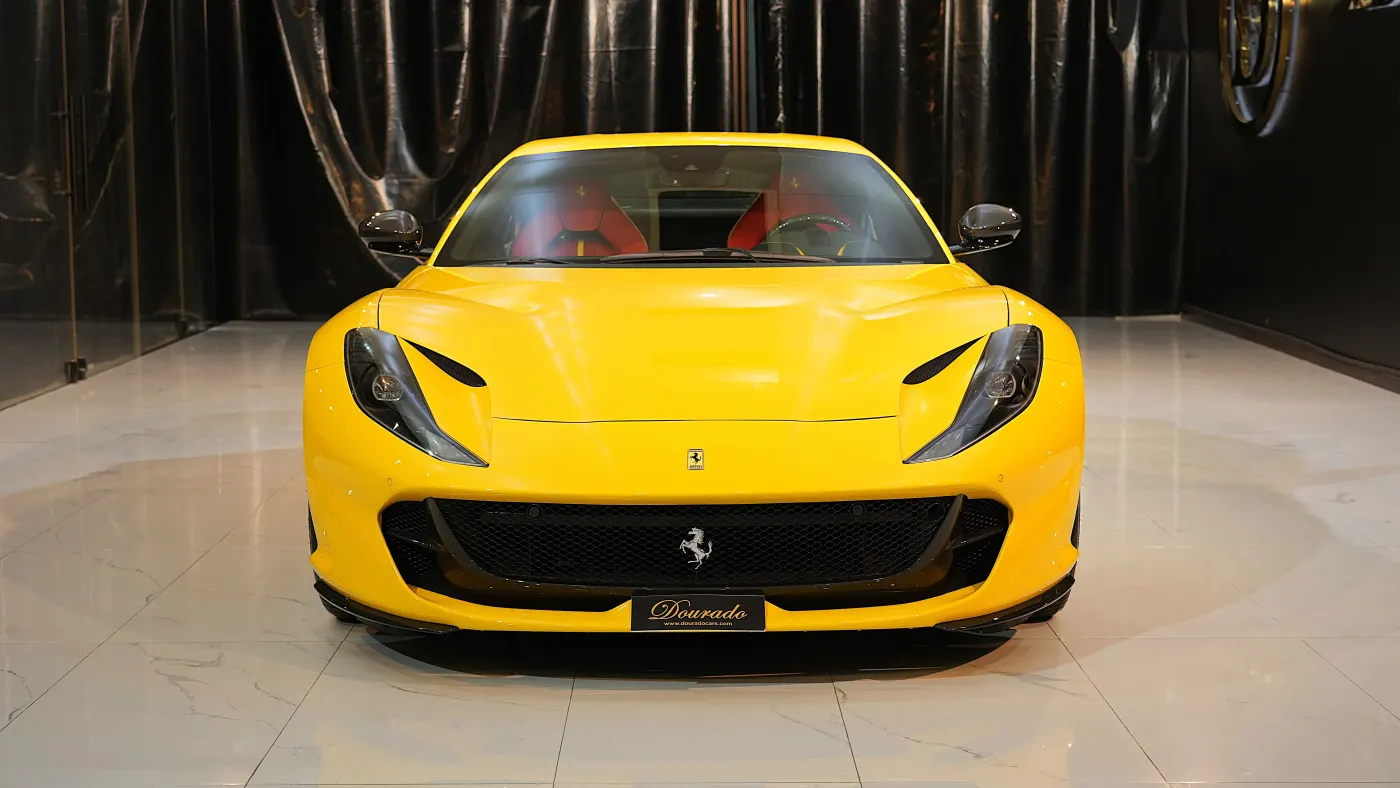 Ferrari 812 Superfast photo 2