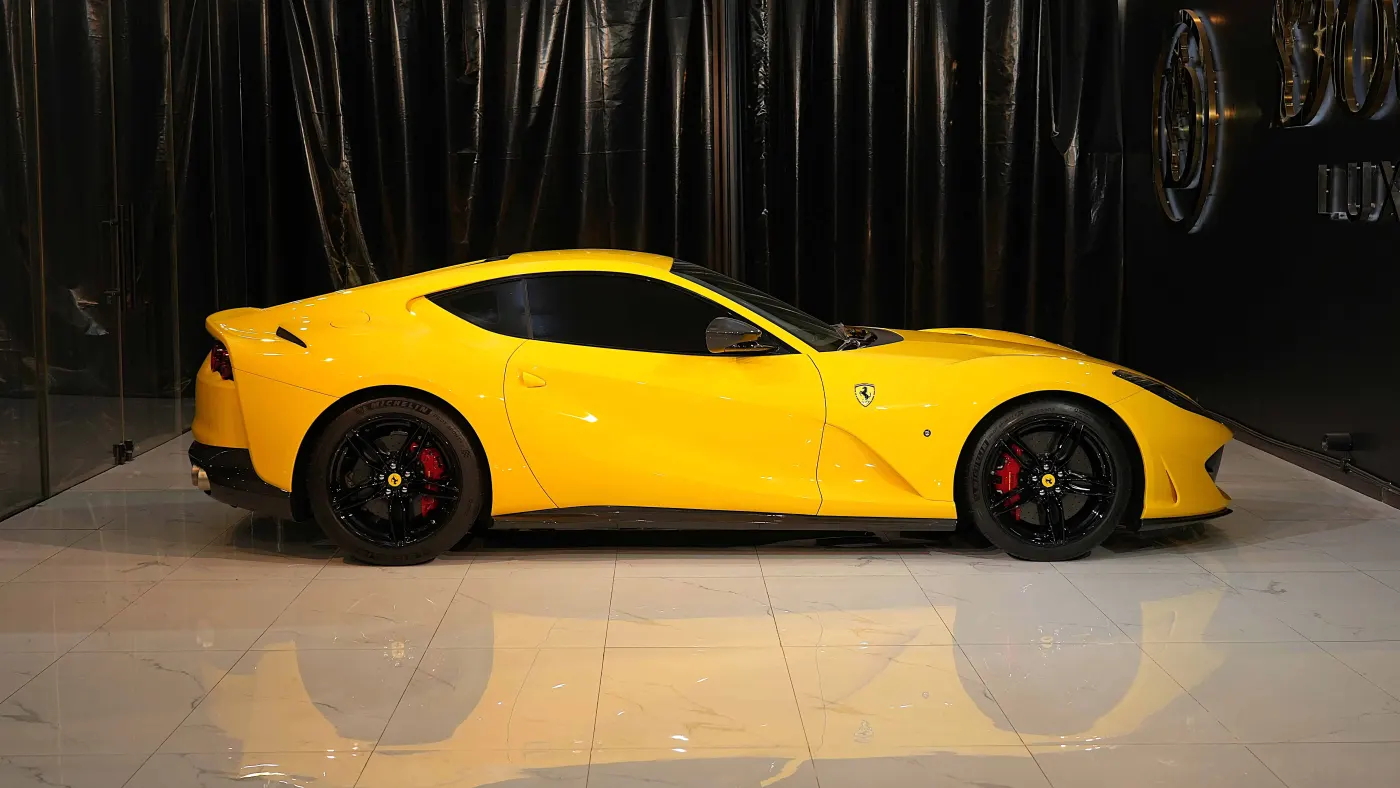 Ferrari 812 Superfast photo 8