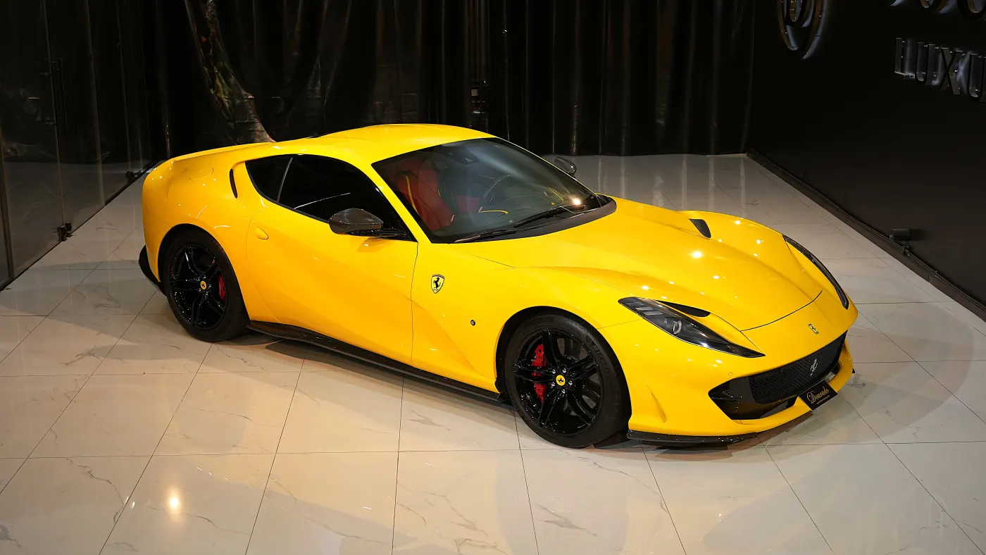 Ferrari 812 Superfast photo 9
