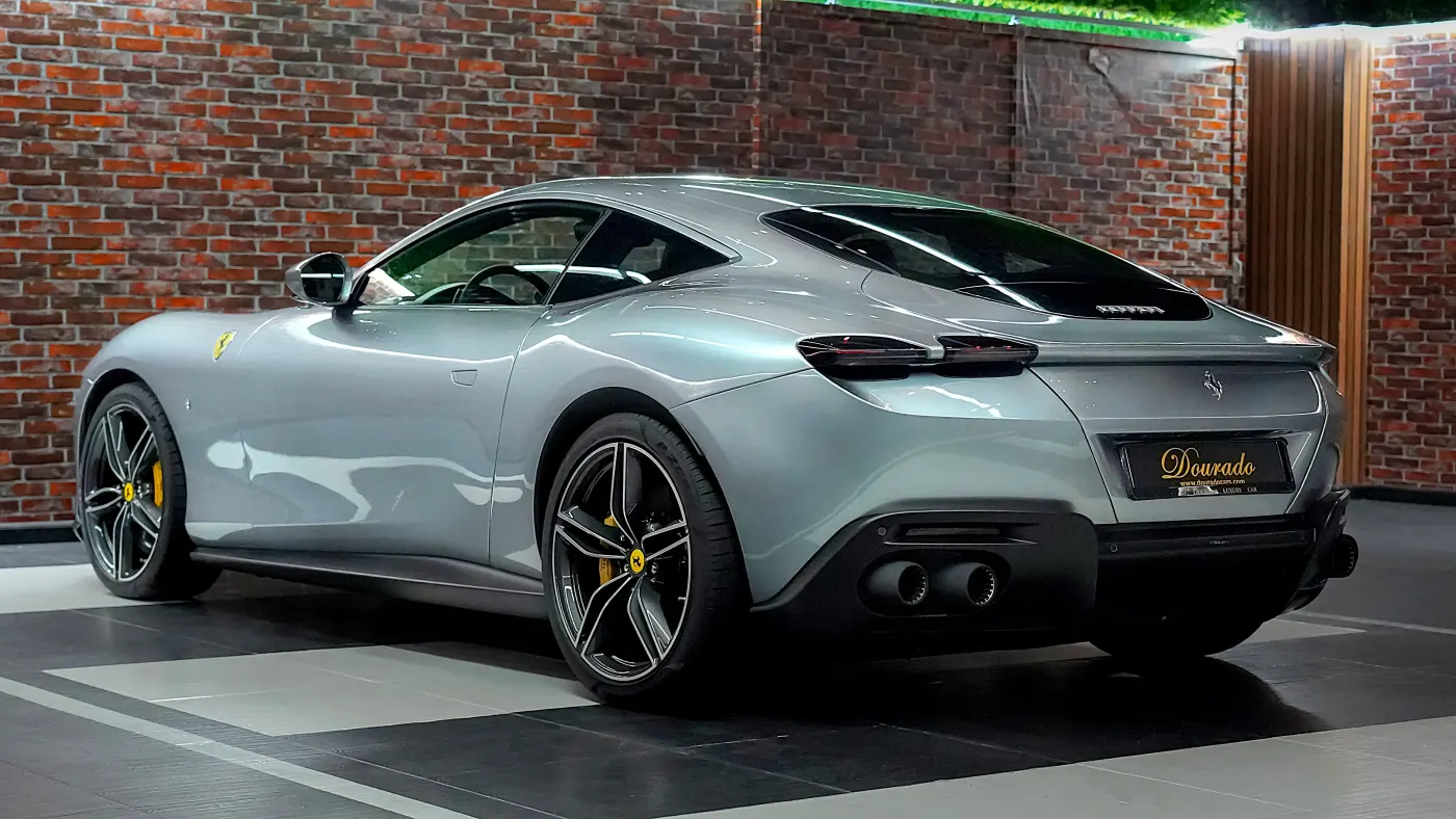 Ferrari Roma - 2023 Grigio Titanio for Sale in Dubai