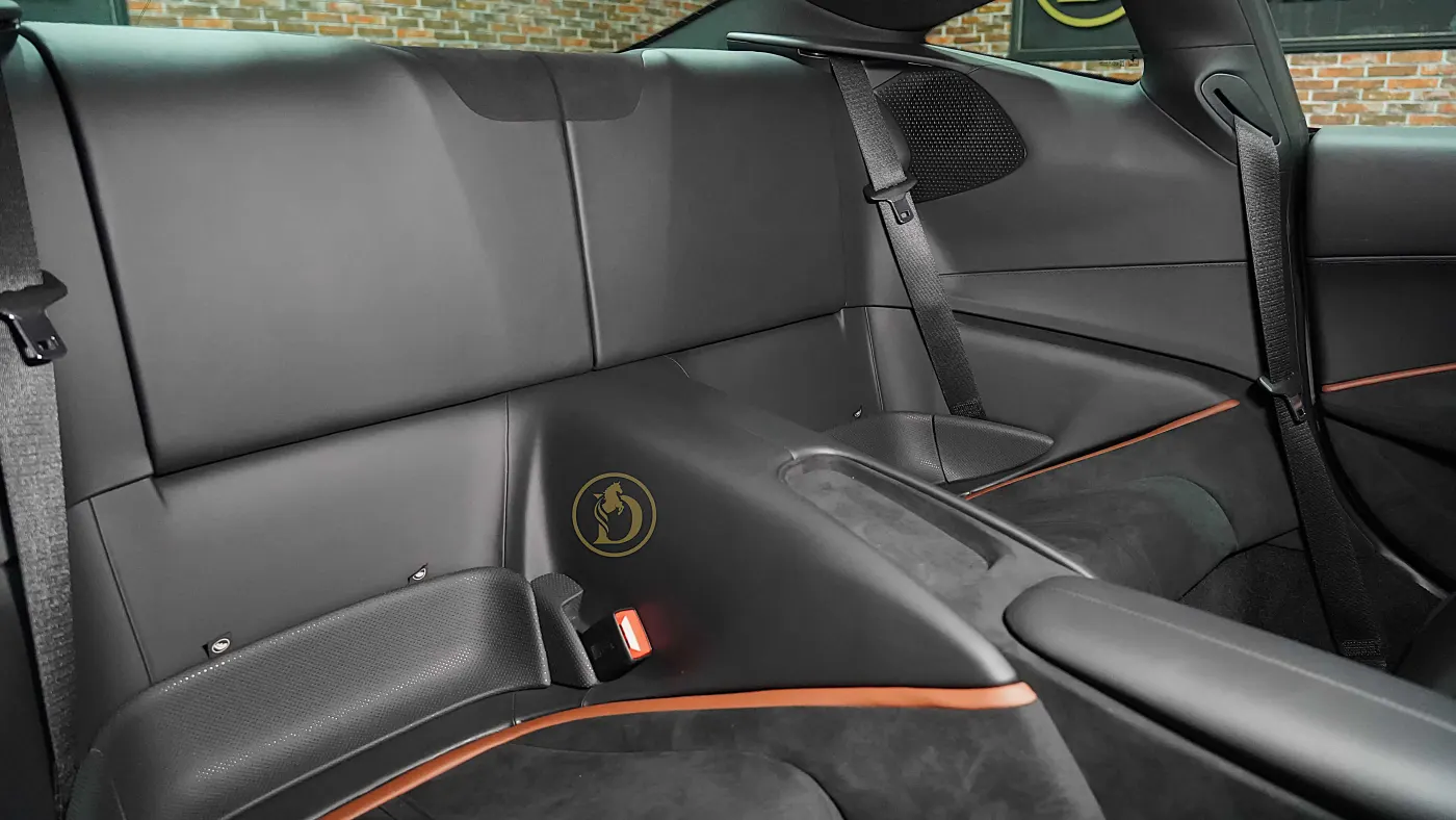Purchase the Ferrari Roma - 2023 Grigio Titanio