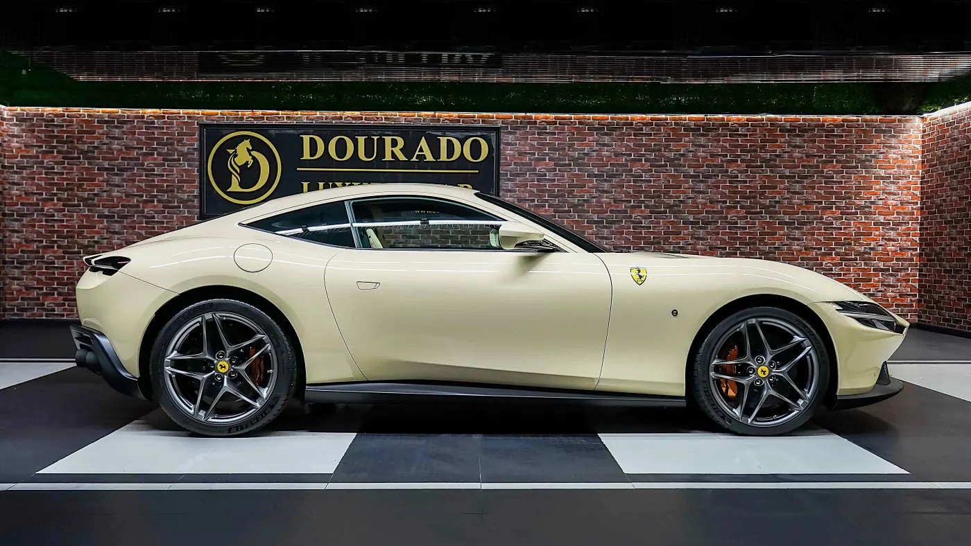 Purchase the Ferrari Roma - 2022 Avorio Beige