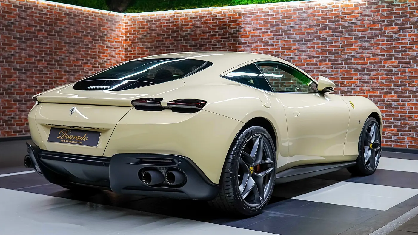 Purchase the Ferrari Roma - 2022 Avorio Beige