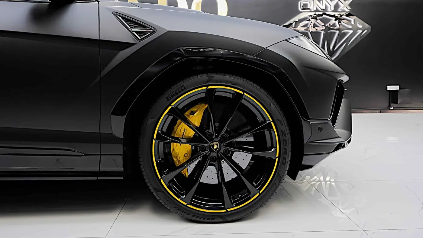 Lamborghini Urus S photo 10