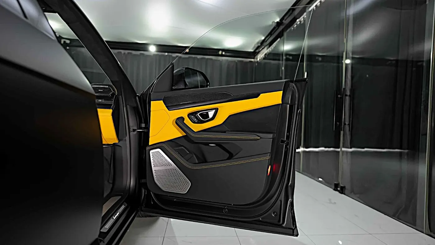 Lamborghini Urus S photo 11