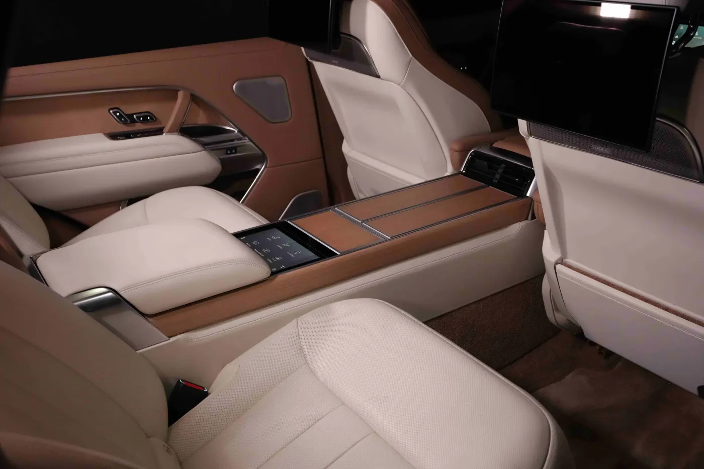 Land Rover Range Rover Aspen SVX Shadow Edition Onyx Concept | Long Wheelbase photo 16