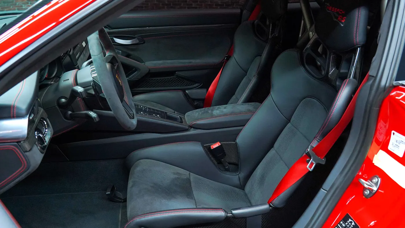 buy the Porsche 911 GT3 RS | Weissach RS Package