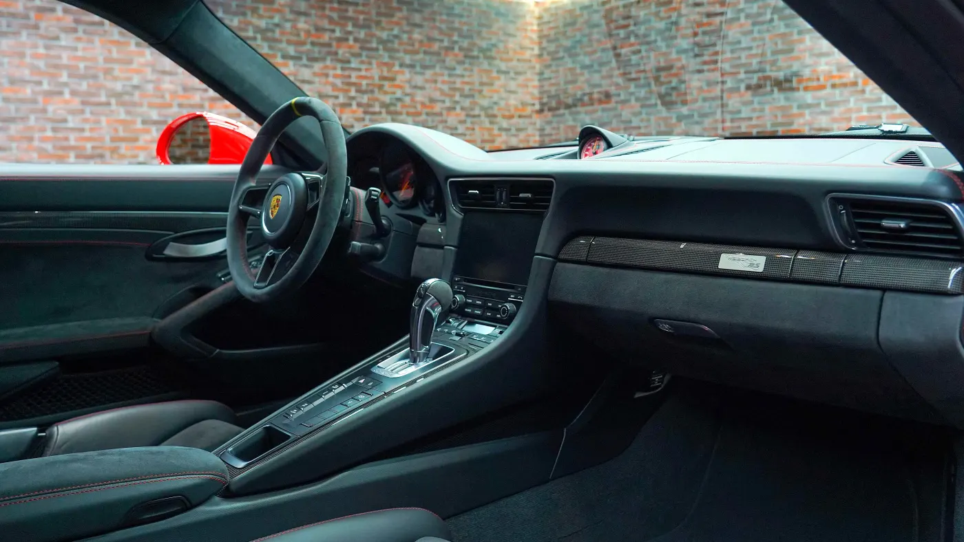 Purchase the Porsche 911 GT3 RS | Weissach RS Package
