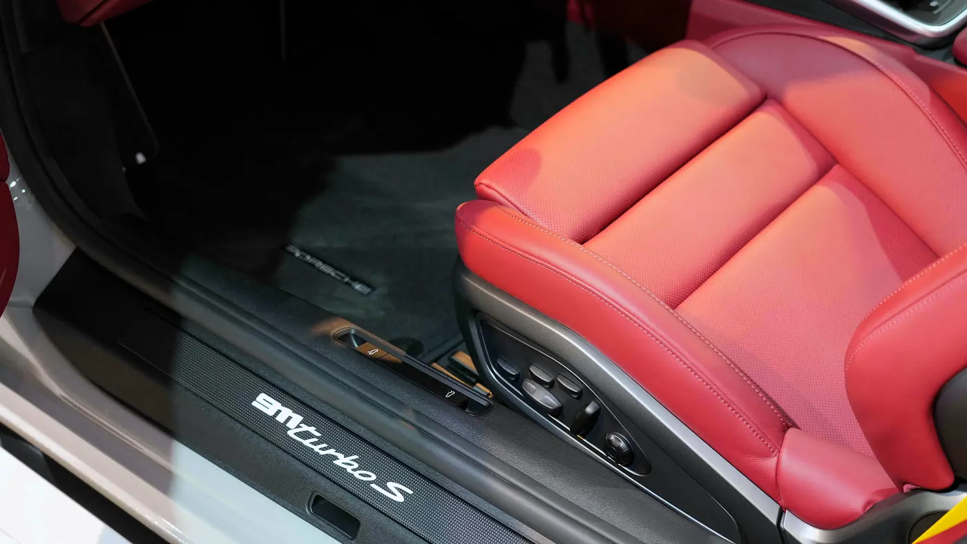 Porsche 911 Turbo S Cabriolet photo 15