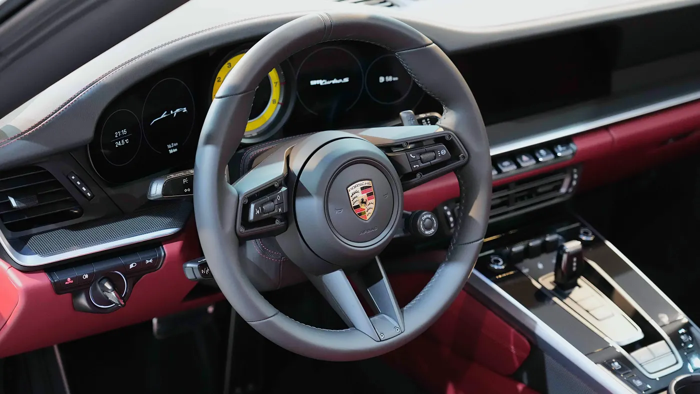 Porsche 911 Turbo S Cabriolet photo 12