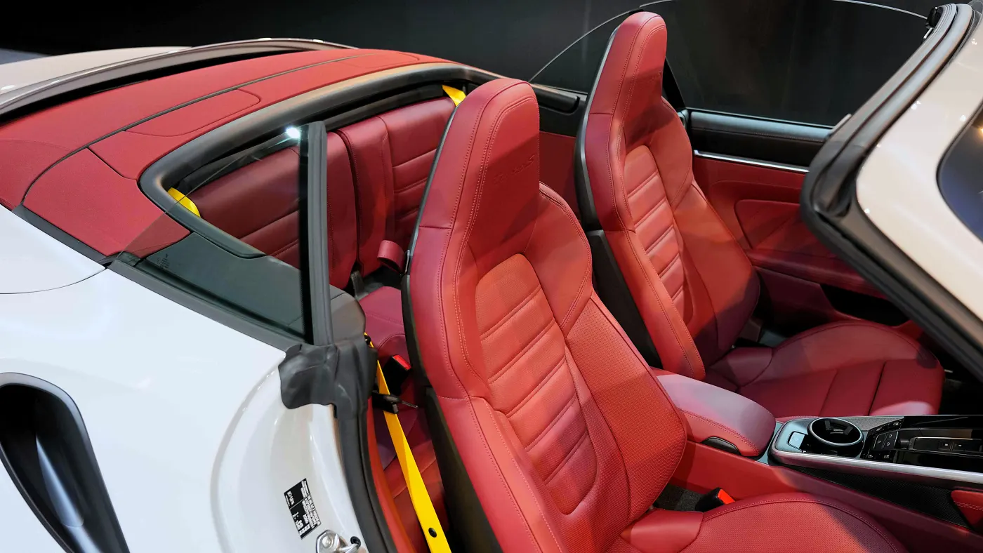 Porsche 911 Turbo S Cabriolet photo 18