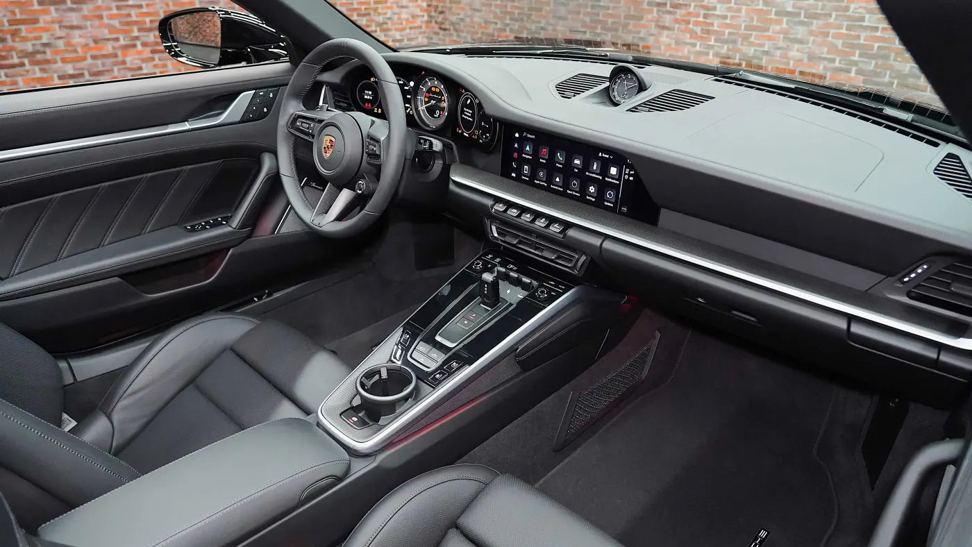 Porsche 911 Turbo S Cabriolet photo 17