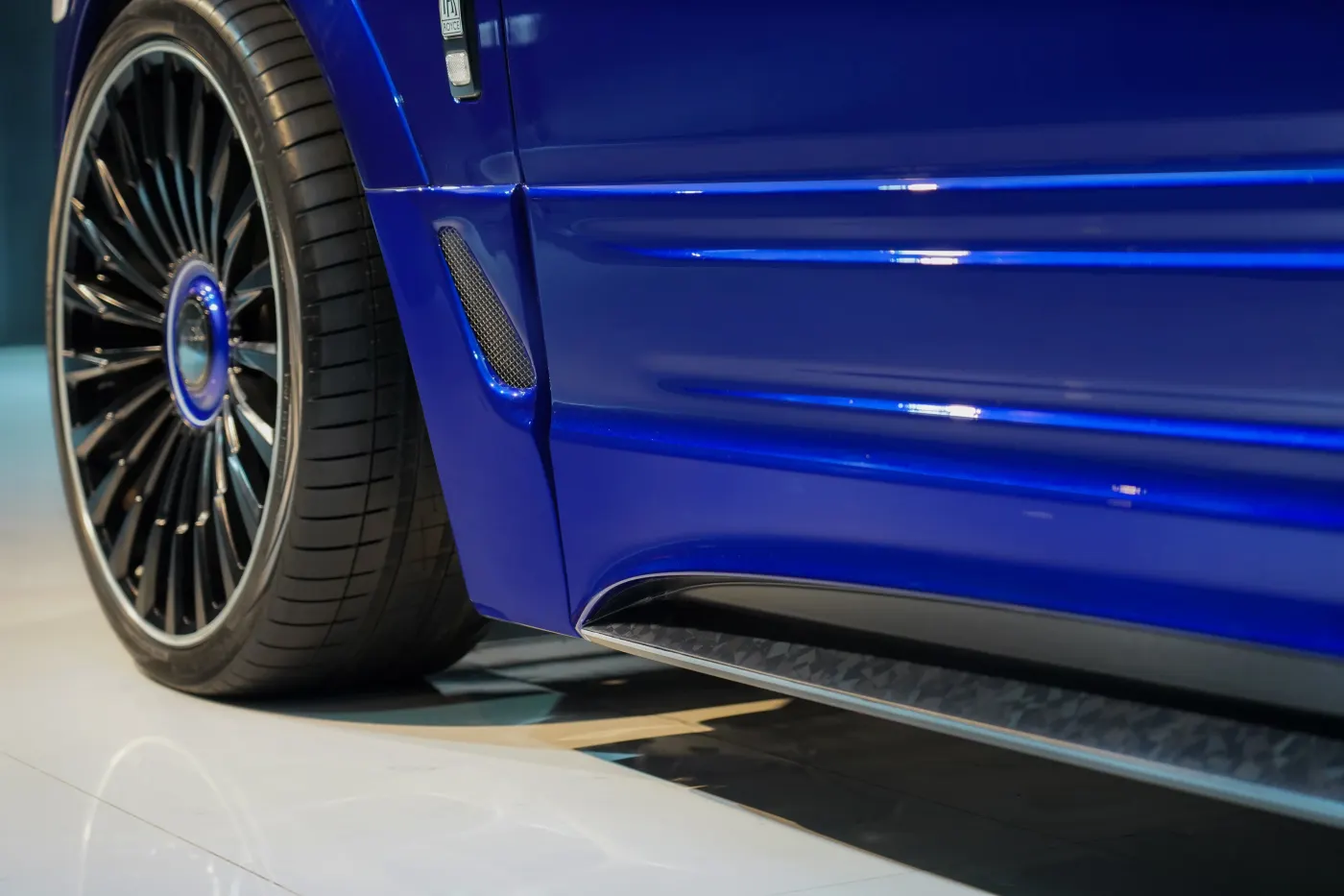 Rolls-Royce Cullinan by Onyx Concept | Deep Salamanca Blue photo 9