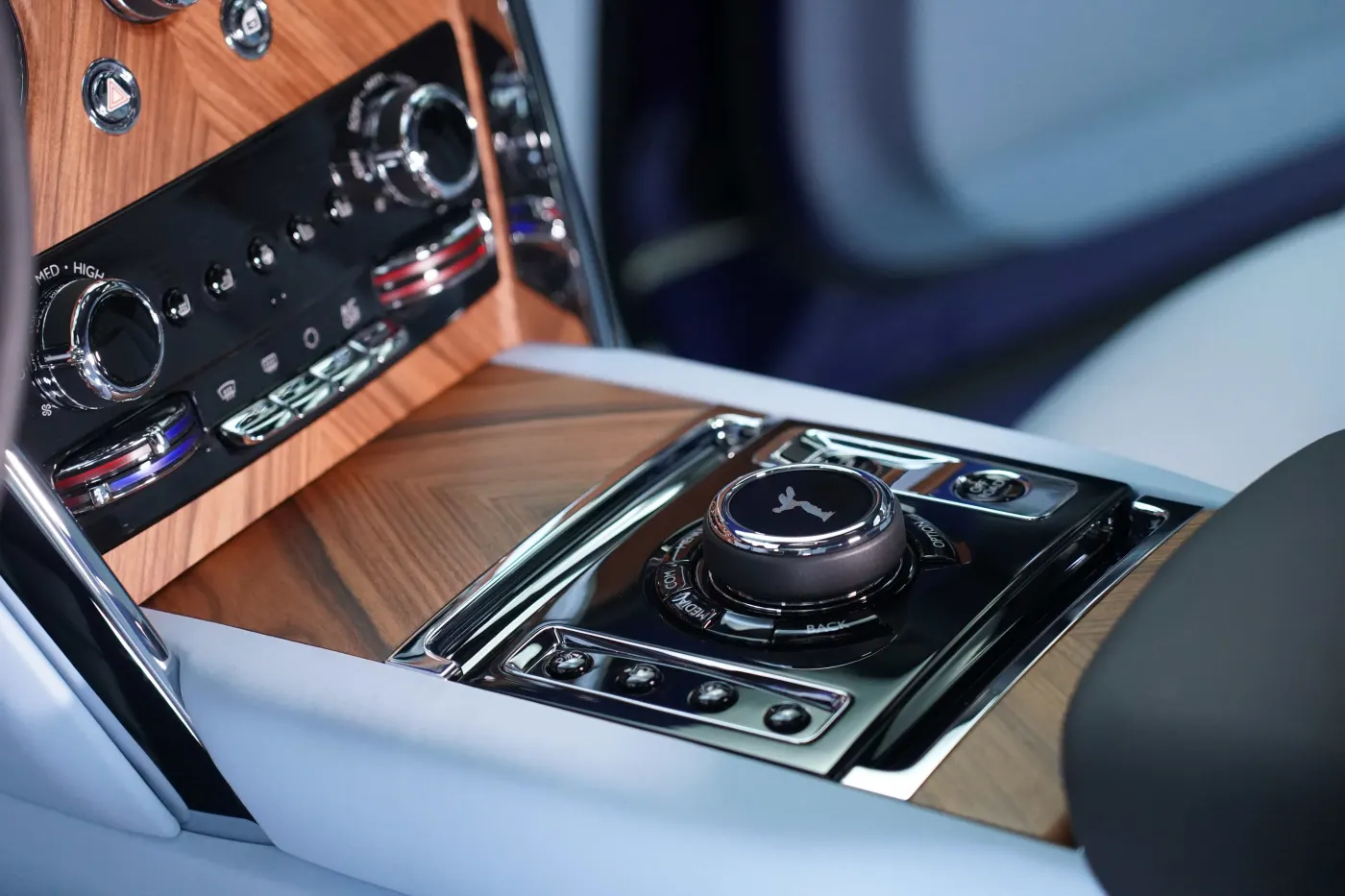 Rolls-Royce Cullinan by Onyx Concept | Deep Salamanca Blue photo 19