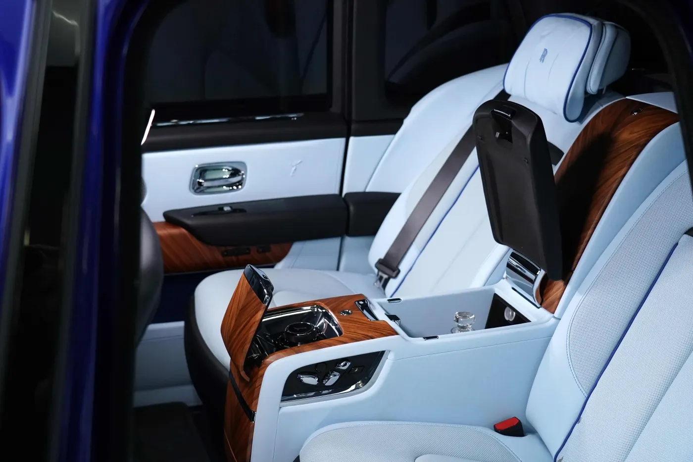 Rolls-Royce Cullinan by Onyx Concept | Deep Salamanca Blue photo 14