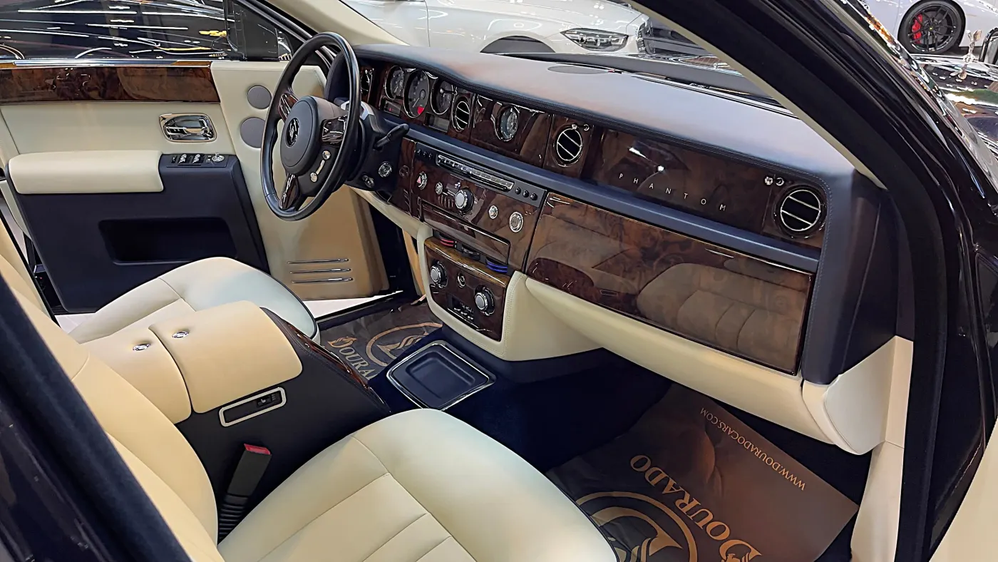 Rolls-Royce-Phantom-Extended for Sale in Dubai