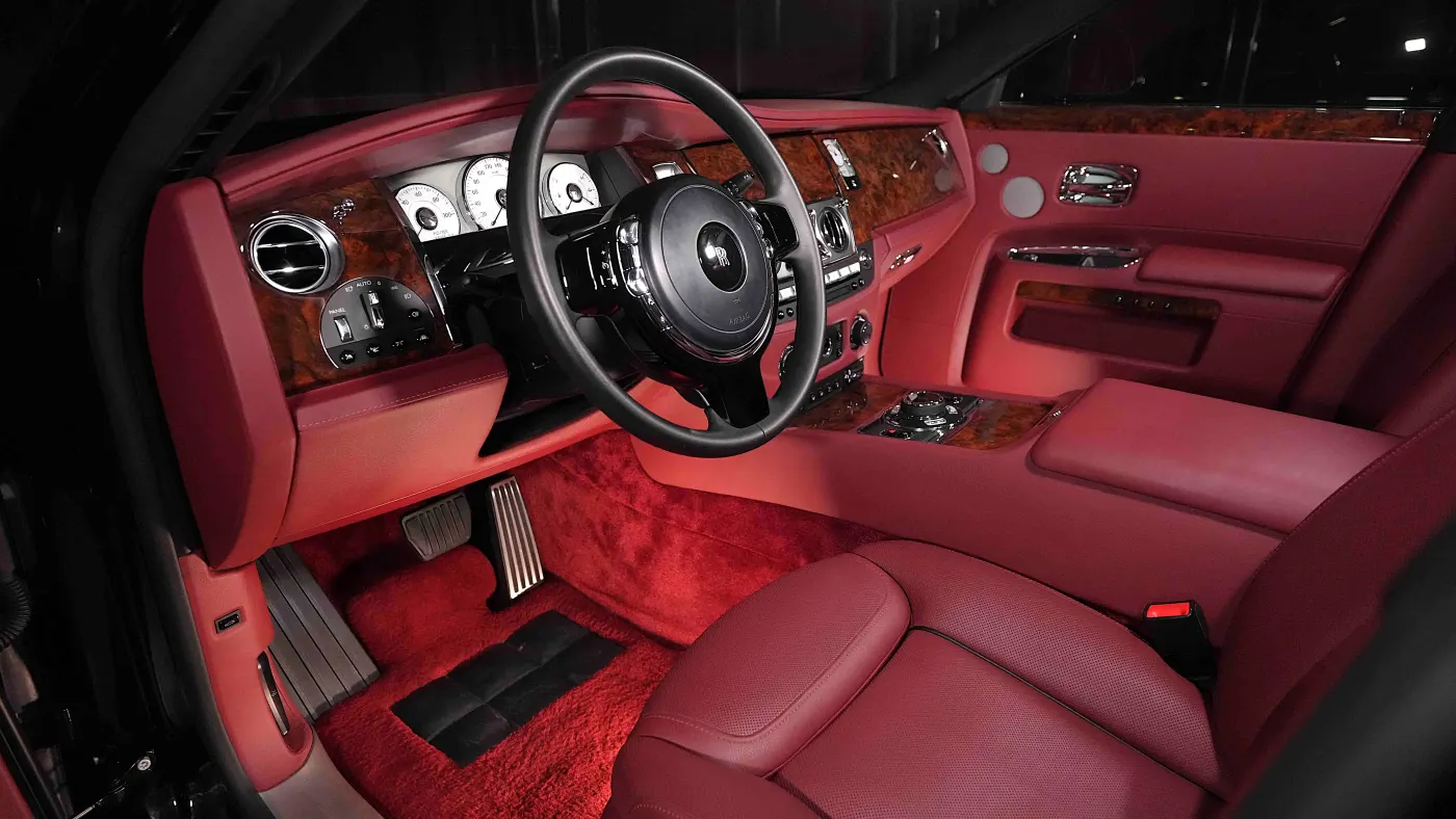 Rolls Royce Ghost | Luxury Sedan Assembly Goodwood photo 11