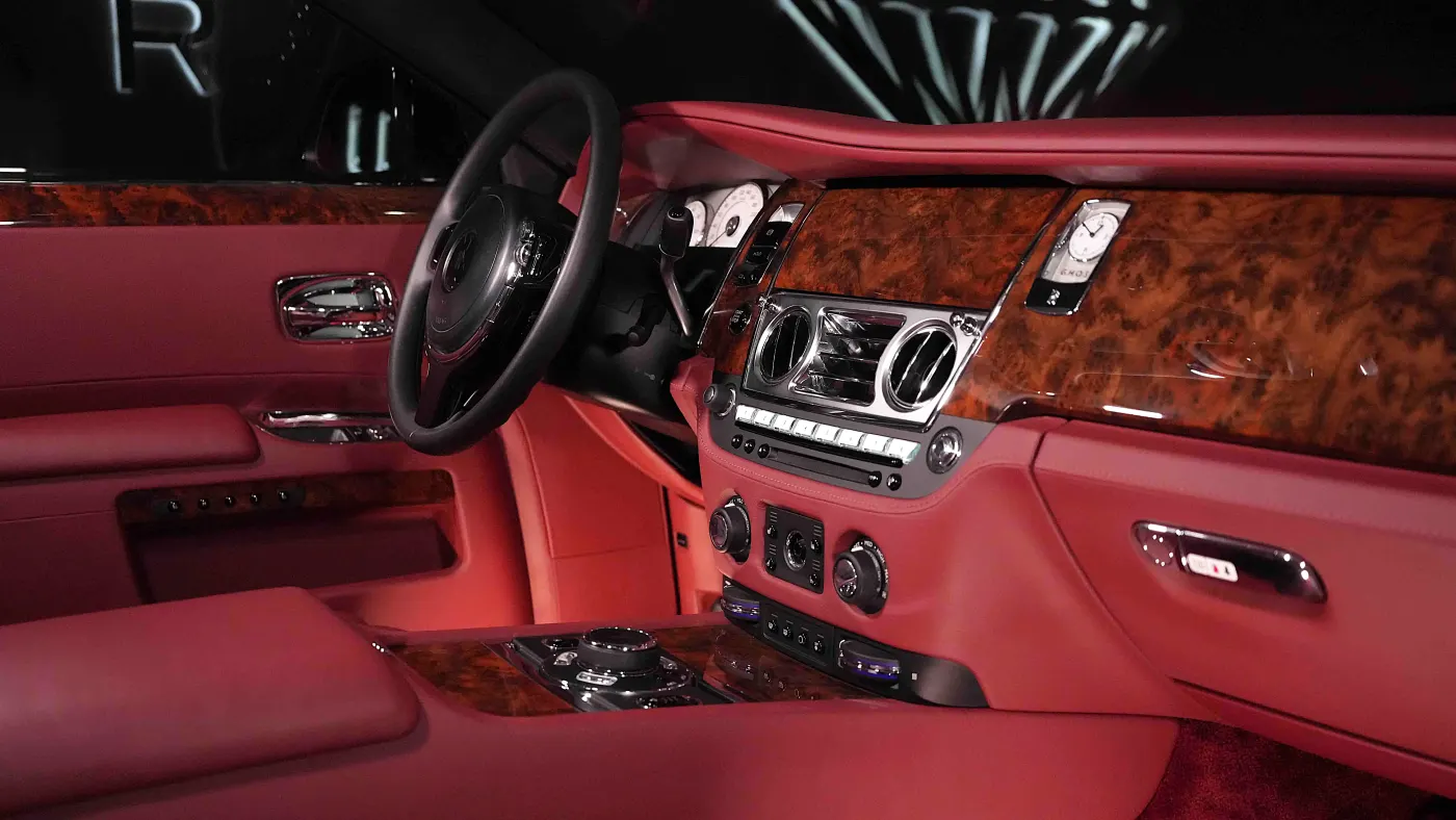 Rolls Royce Ghost | Luxury Sedan Assembly Goodwood photo 12