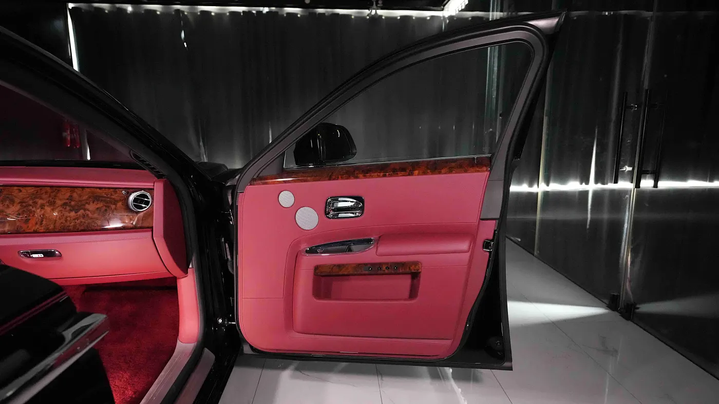 Rolls Royce Ghost | Luxury Sedan Assembly Goodwood photo 15