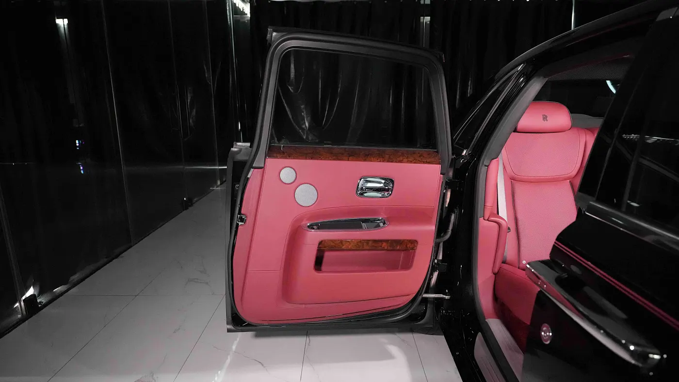 Rolls Royce Ghost | Luxury Sedan Assembly Goodwood photo 16