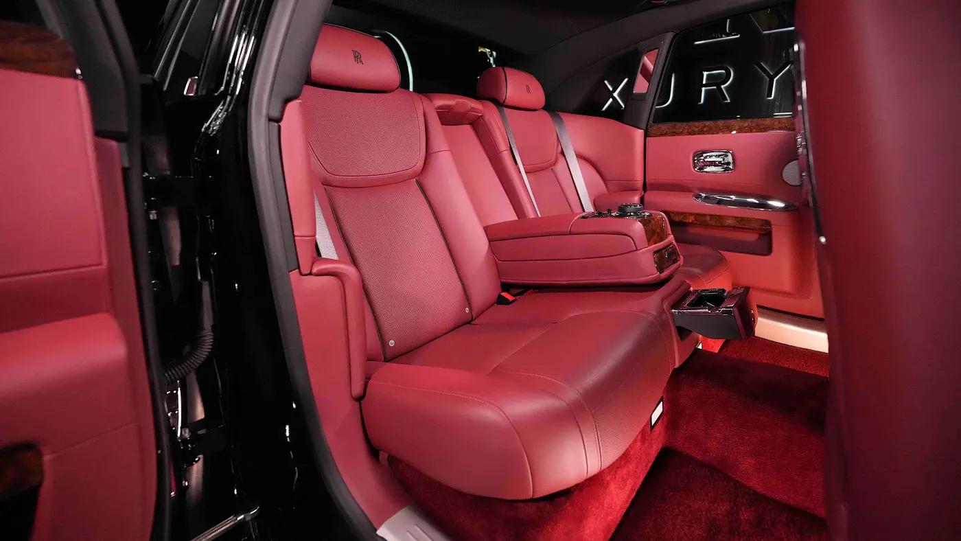Rolls Royce Ghost | Luxury Sedan Assembly Goodwood photo 17