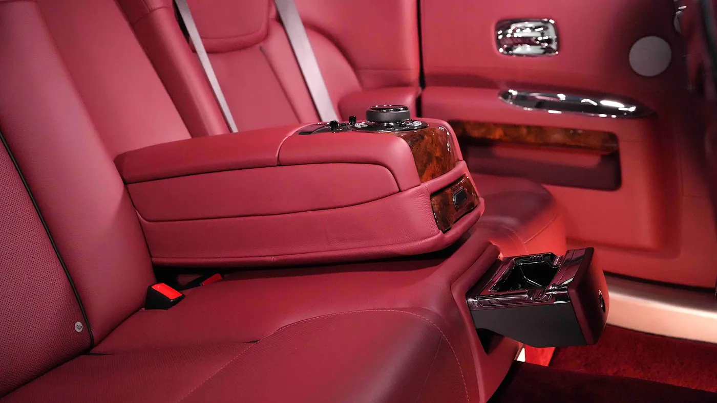 Rolls Royce Ghost | Luxury Sedan Assembly Goodwood photo 18