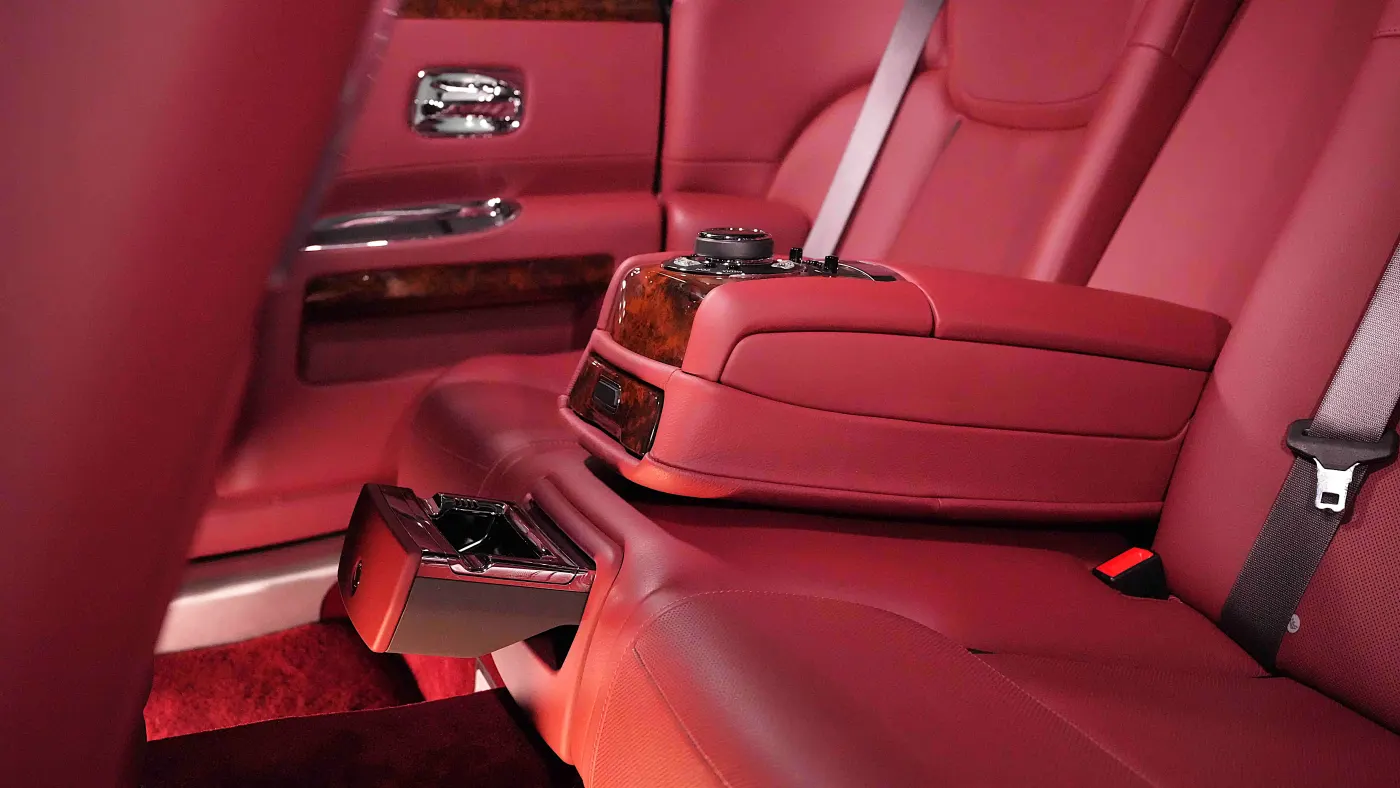 Rolls Royce Ghost | Luxury Sedan Assembly Goodwood photo 19