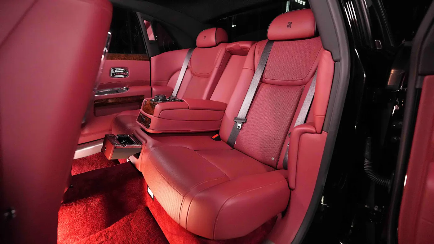 Rolls Royce Ghost | Luxury Sedan Assembly Goodwood photo 20