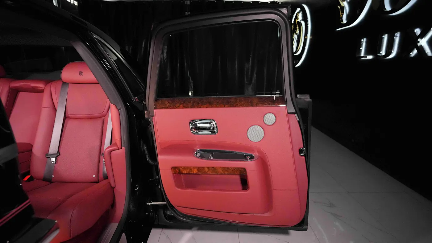 Rolls Royce Ghost | Luxury Sedan Assembly Goodwood photo 21