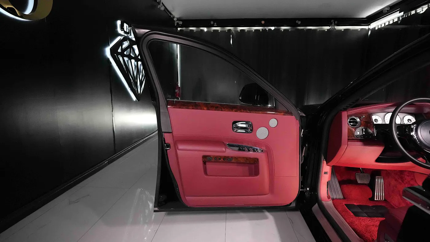 Rolls Royce Ghost | Luxury Sedan Assembly Goodwood photo 9