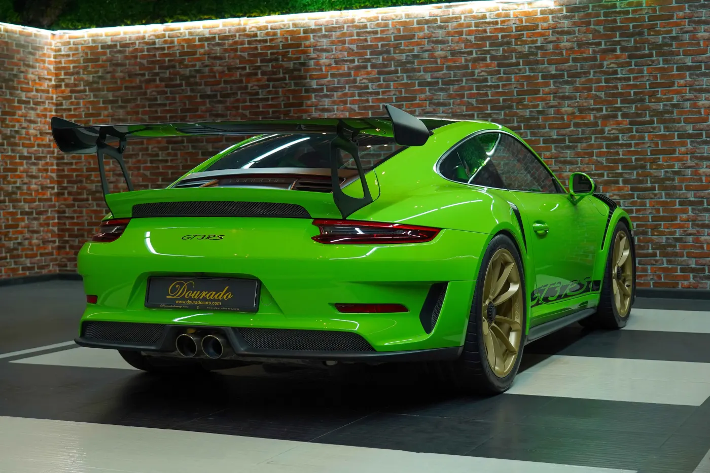 Purchase the Porsche 911 GT3RS | Weissach RS Package | 2019 | GCC SPEC