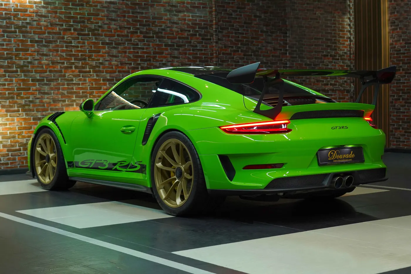 Purchase the Porsche 911 GT3RS | Weissach RS Package | 2019 | GCC SPEC