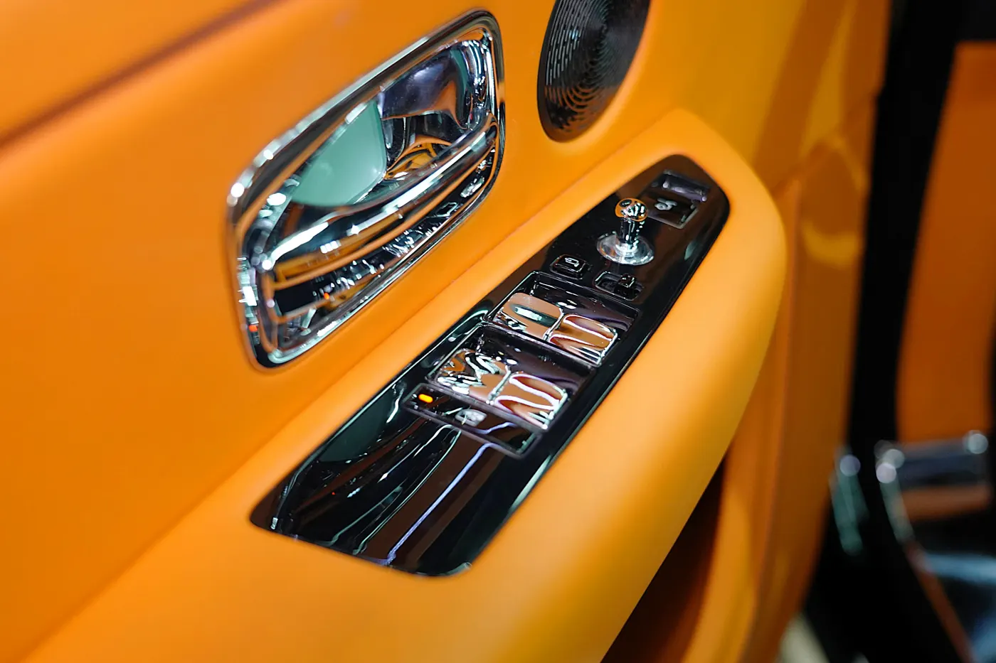 Rolls Royce Cullinan by Onyx Concept | Gold Spirit of Ecstasy | 3-Year Warranty and Service photo 14