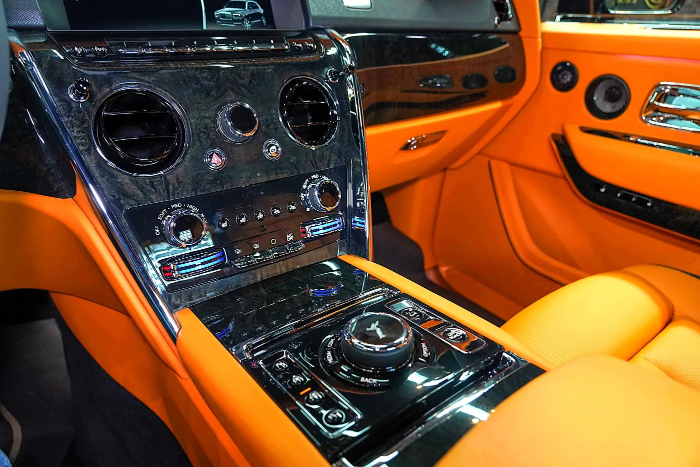 Rolls Royce Cullinan by Onyx Concept | Gold Spirit of Ecstasy | 3-Year Warranty and Service photo 16