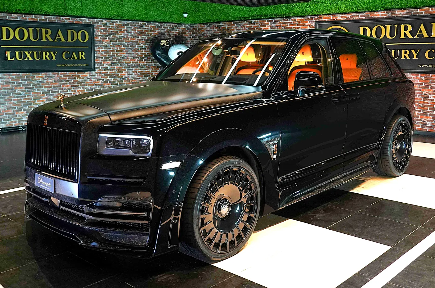 Rolls Royce Cullinan by Onyx Concept | Gold Spirit of Ecstasy | 3-Year Warranty and Service photo 7