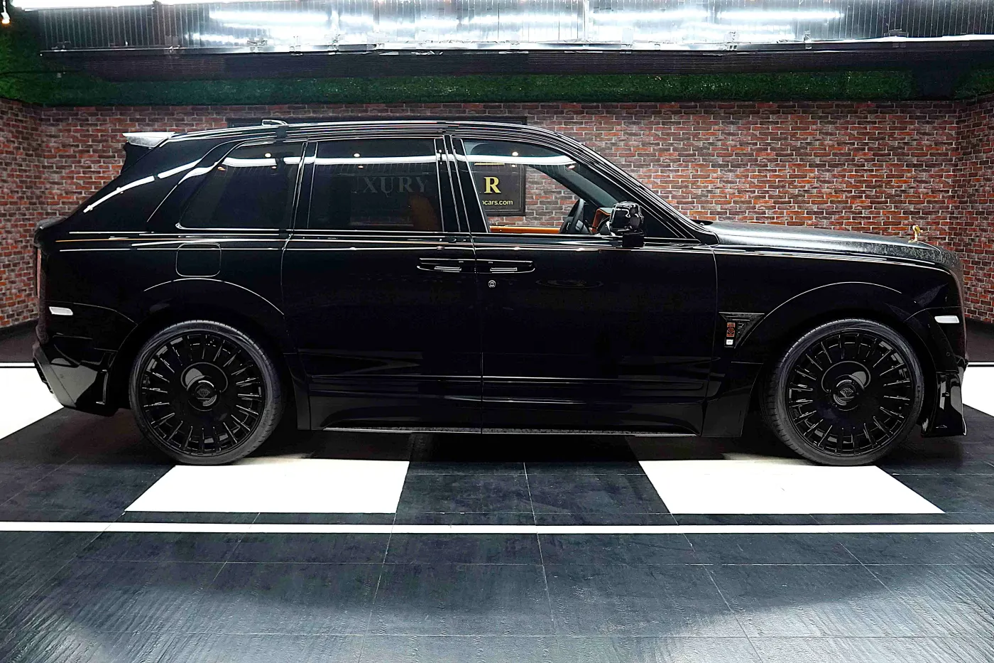 Rolls Royce Cullinan by Onyx Concept | Gold Spirit of Ecstasy | 3-Year Warranty and Service photo 11
