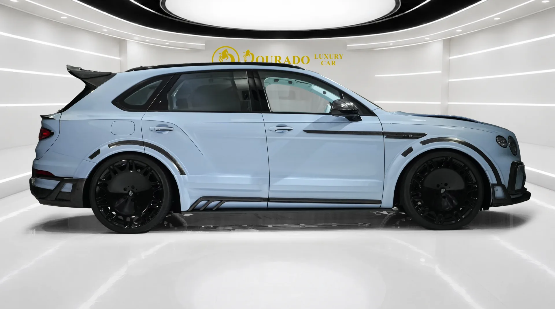 Get Bentley Bentayga S by Onyx Concept with a distinctive luxury body design in Dubai.
